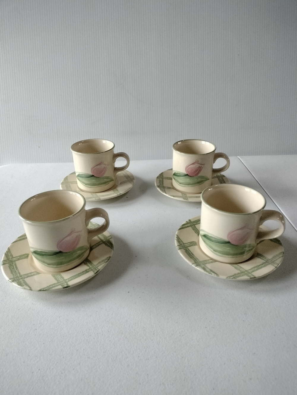 Pfaltzgraff Garden Party 8oz Set Of 4 Mugs Saucers Coffee Tea Cherry Tulip